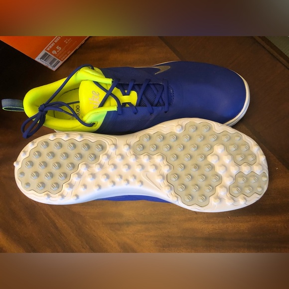 NWT NIKE WMNS 9.5 AKAMAI SNEAKERS - Picture 9 of 10